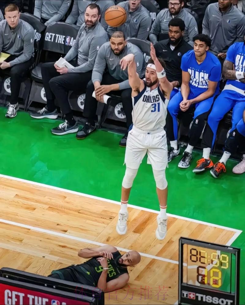 汤普森23分 独行侠主场大胜爵士